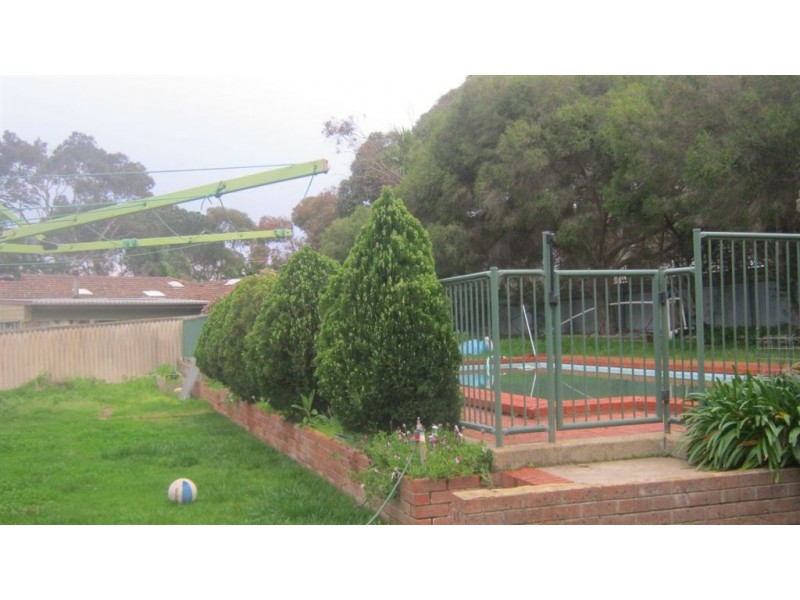 8 Nepondi Court, Fairview Park SA 5126