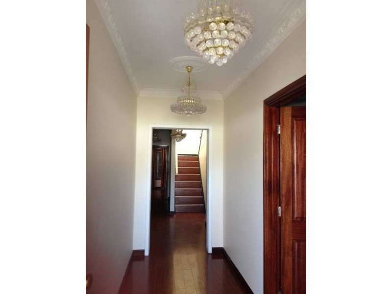 4 Down Drive, Valley View SA 5093