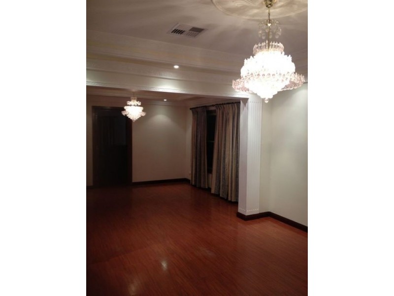 4 Down Drive, Valley View SA 5093