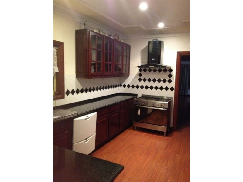 4 Down Drive, Valley View SA 5093