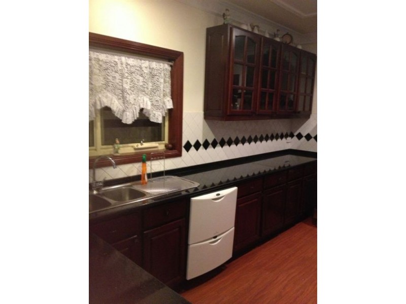 4 Down Drive, Valley View SA 5093