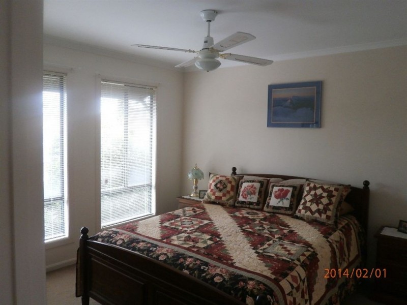 8 Cairns Crescent, Riverton SA 5412