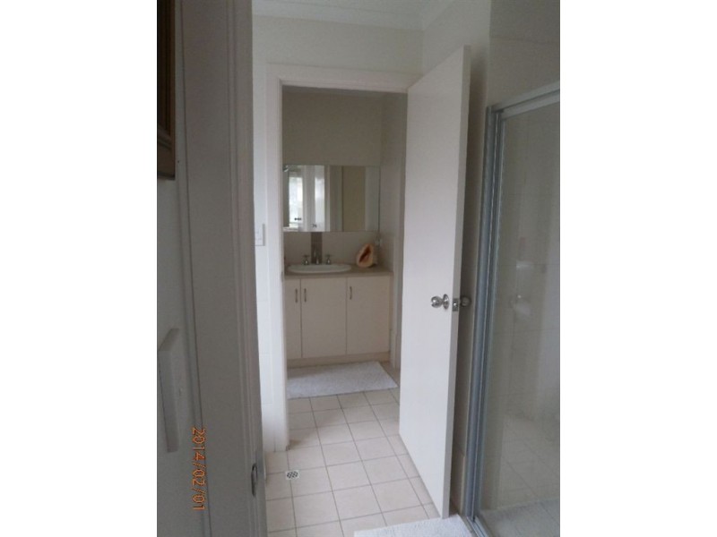 8 Cairns Crescent, Riverton SA 5412