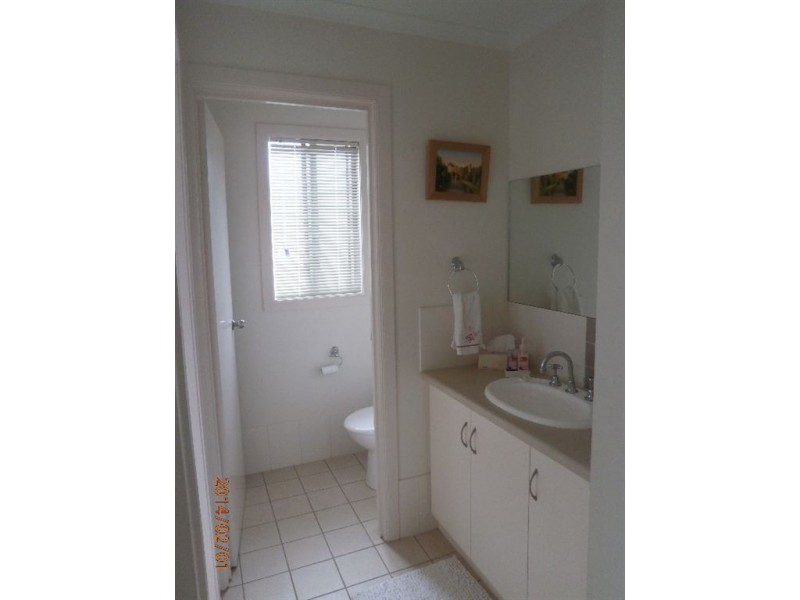 8 Cairns Crescent, Riverton SA 5412