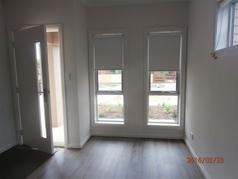 25 Matthews Ave, Seaton SA 5023