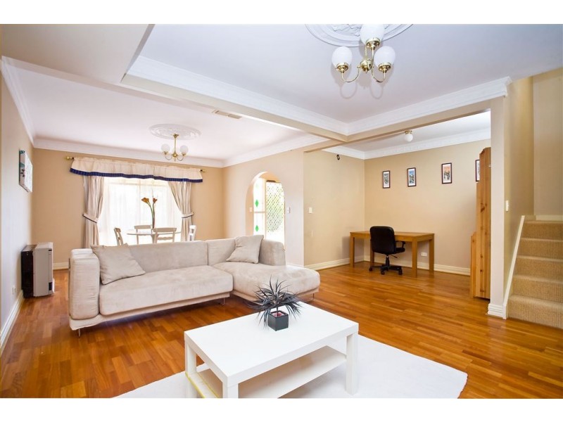 2/11 Sunglo Ct, Teringie SA 5072