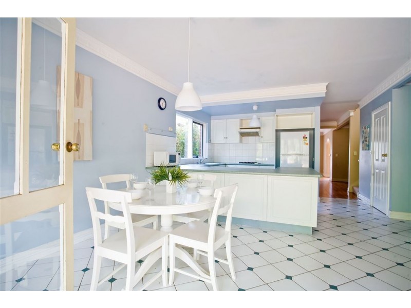 2/11 Sunglo Ct, Teringie SA 5072