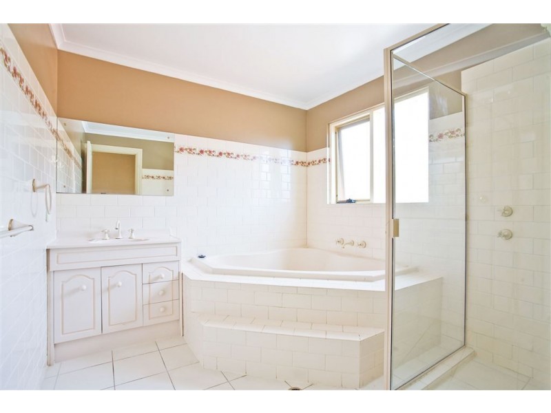 2/11 Sunglo Ct, Teringie SA 5072