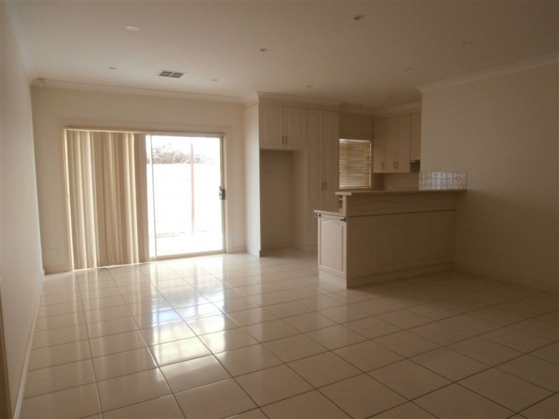 8 Lindsay St, Rostrevor SA 5073