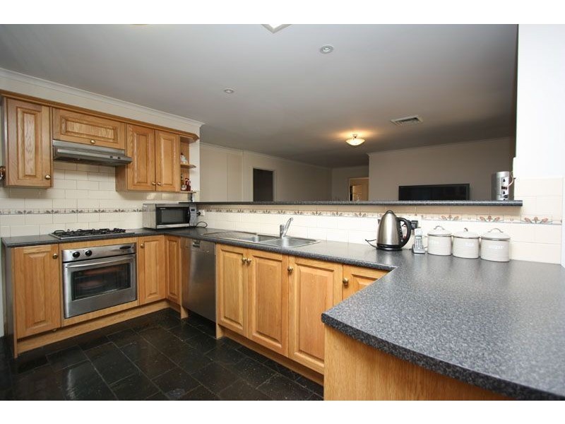 29 Parkinson Ave, Dernancourt SA 5075