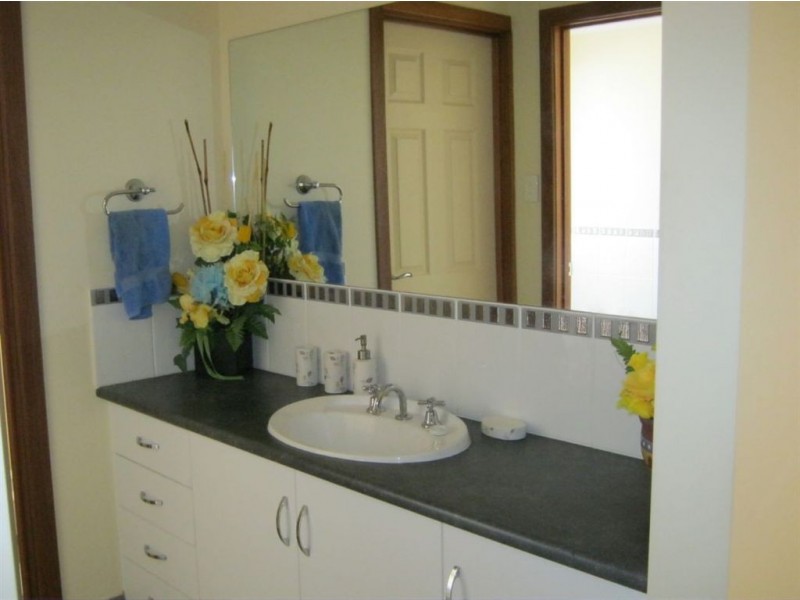 23 Cairns Crescent, Riverton SA 5412