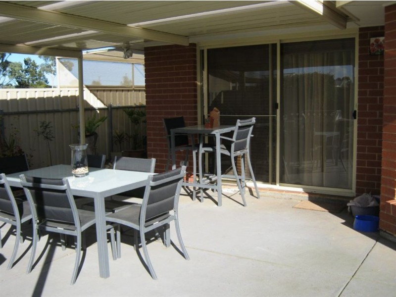 23 Cairns Crescent, Riverton SA 5412