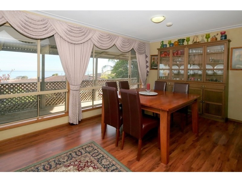 30 Neeangarra Crescent, Hallett Cove SA 5158