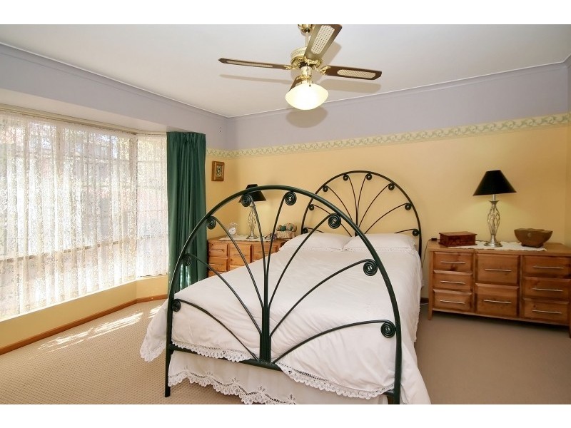 30 Neeangarra Crescent, Hallett Cove SA 5158