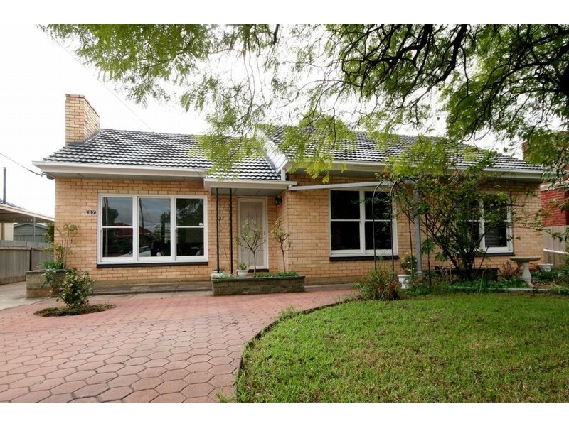 27 English Avenue, Clovelly Park SA 5042