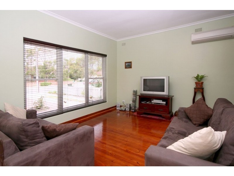 27 English Avenue, Clovelly Park SA 5042