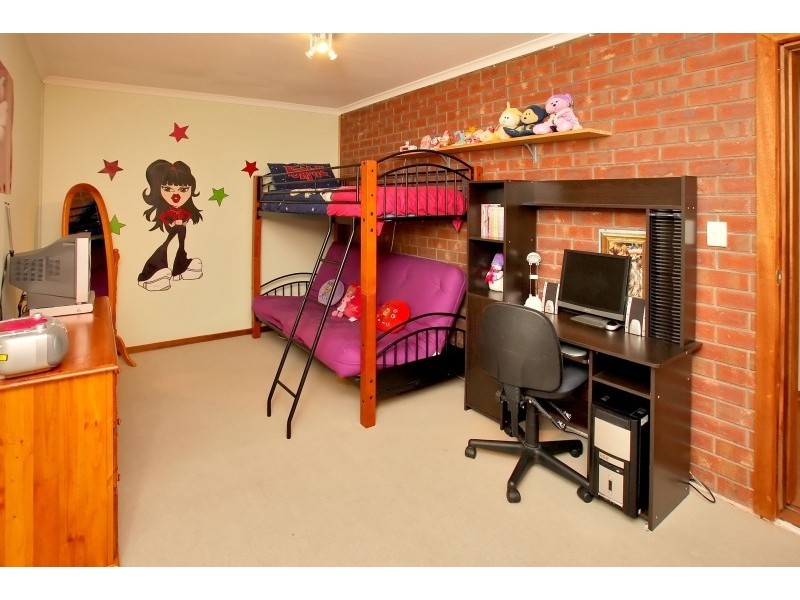 8 Songlark Grove, Flagstaff Hill SA 5159