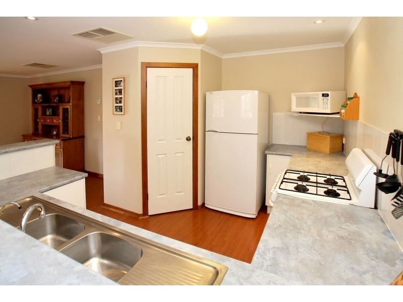 8 Songlark Grove, Flagstaff Hill SA 5159