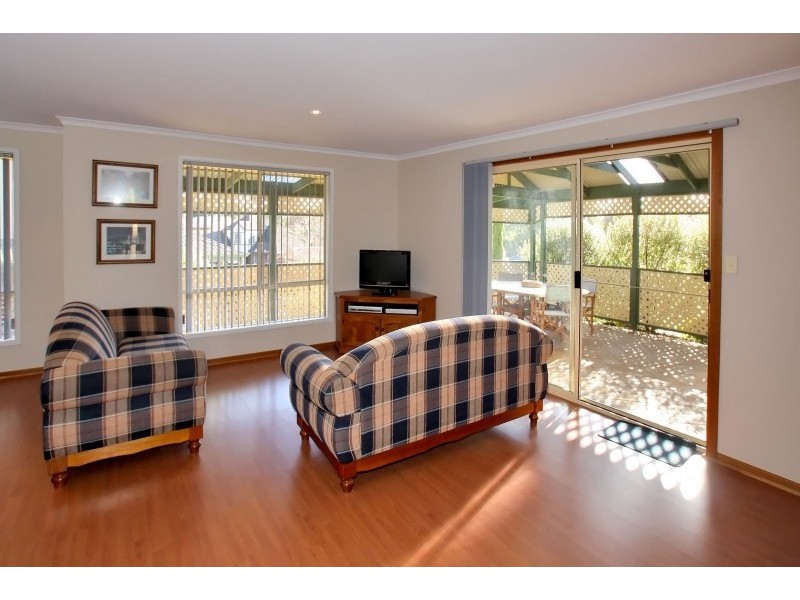 8 Songlark Grove, Flagstaff Hill SA 5159