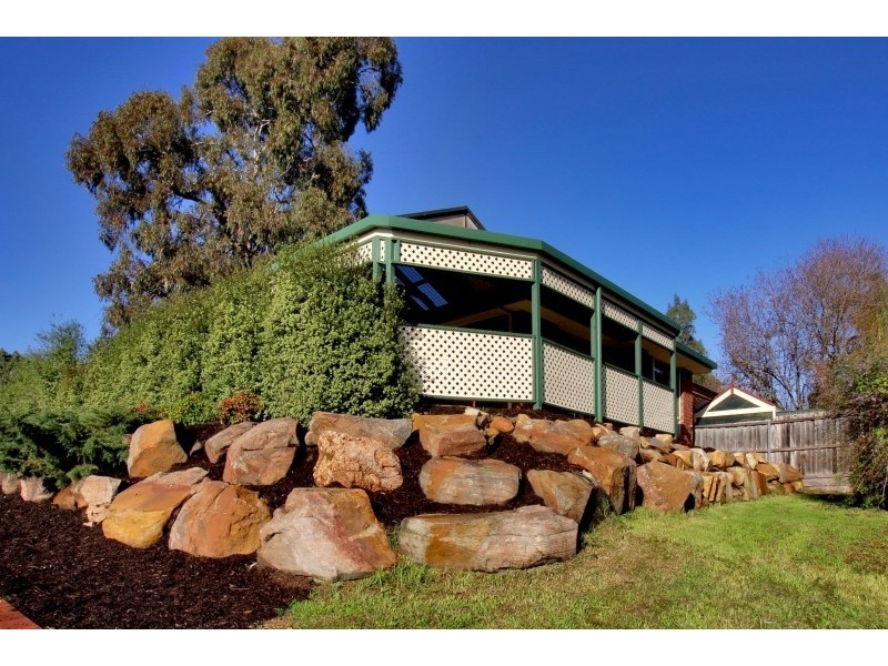 8 Songlark Grove, Flagstaff Hill SA 5159