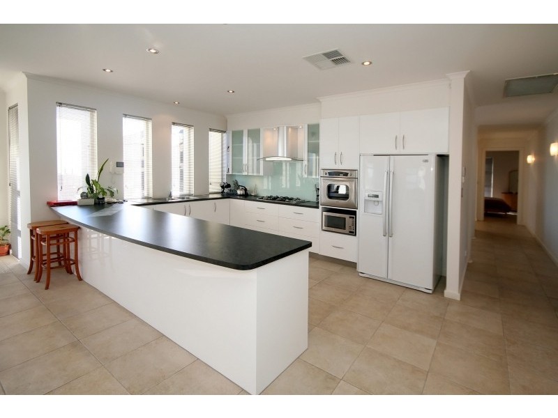 5 Balboa Drive, Hallett Cove SA 5158