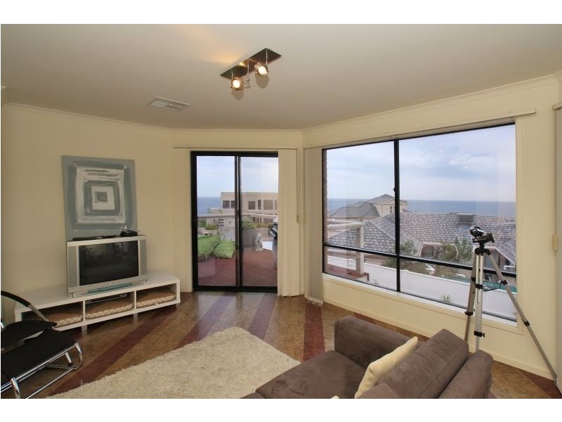 32 Ingleton Drive, Hallett Cove SA 5158