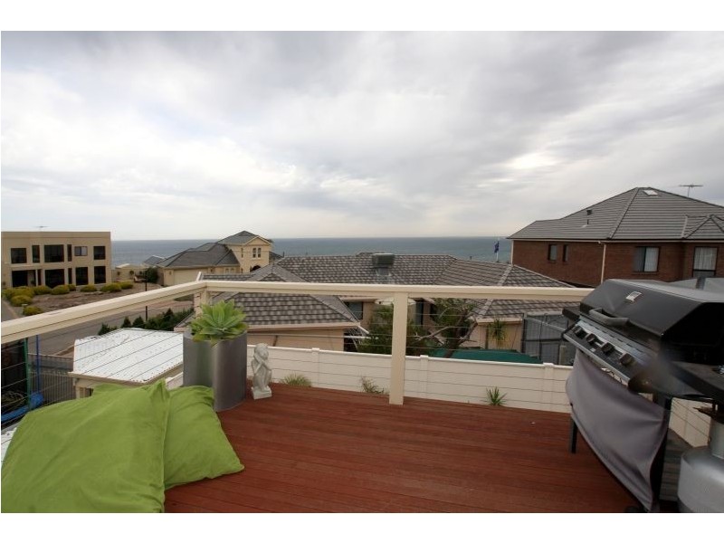 32 Ingleton Drive, Hallett Cove SA 5158