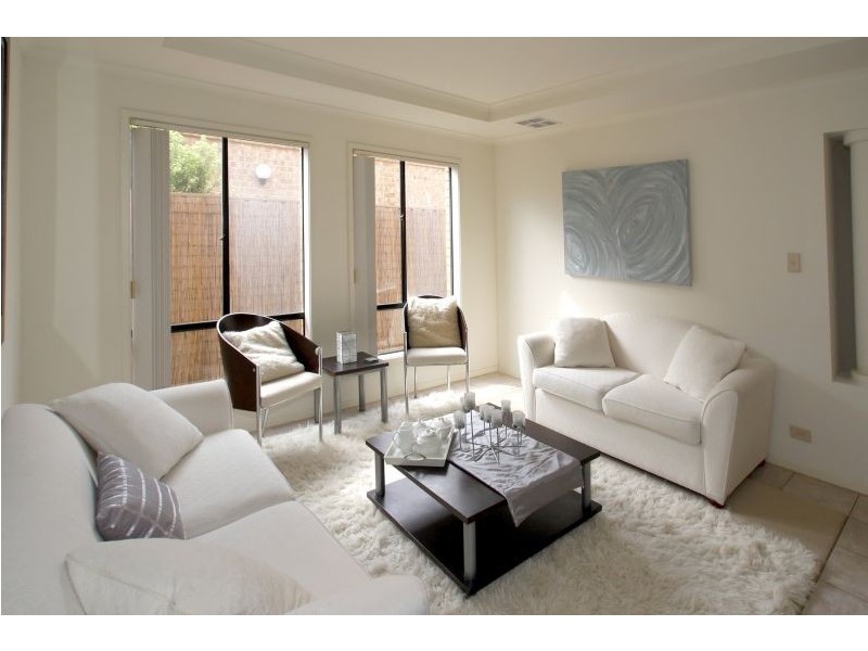 32 Ingleton Drive, Hallett Cove SA 5158