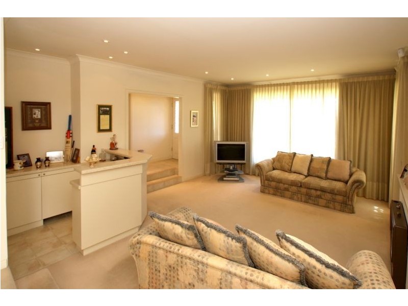 6 Thermopylae Crescent, Hallett Cove SA 5158