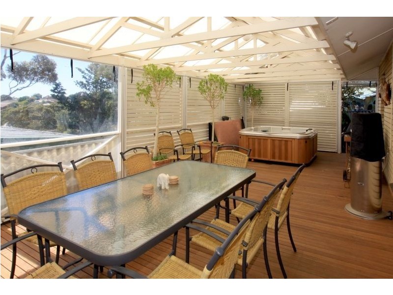 6 Thermopylae Crescent, Hallett Cove SA 5158