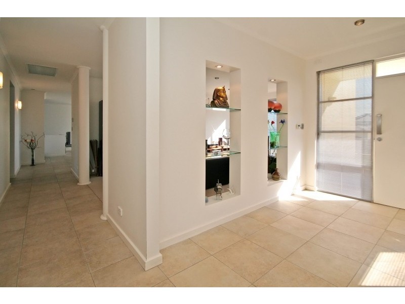 5 Balboa Drive, Hallett Cove SA 5158