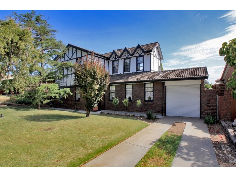 9 Thermopylae Crescent, Hallett Cove SA 5158