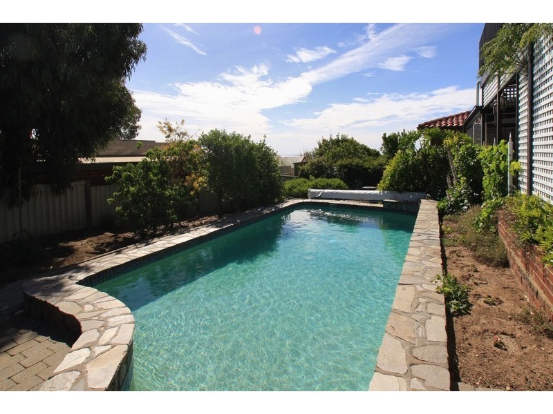 9 Thermopylae Crescent, Hallett Cove SA 5158