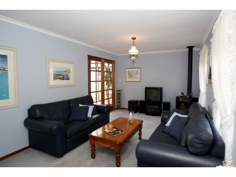 9 Thermopylae Crescent, Hallett Cove SA 5158