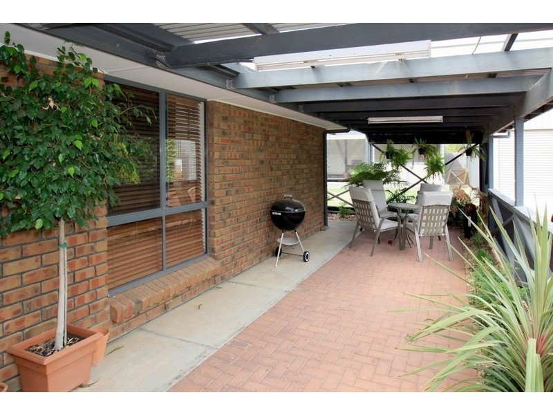 18 Babbacombe Drive, Moana SA 5169