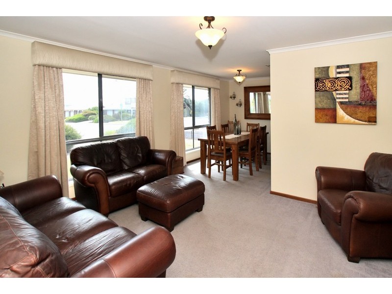 18 Babbacombe Drive, Moana SA 5169