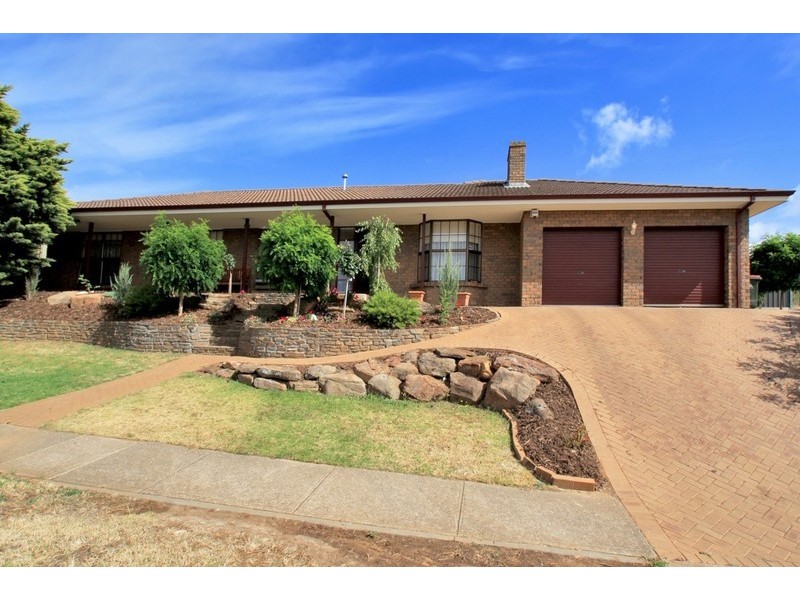 25 Lepena Crescent, Hallett Cove SA 5158