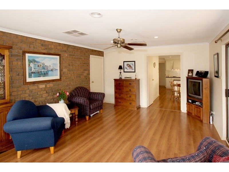 25 Lepena Crescent, Hallett Cove SA 5158