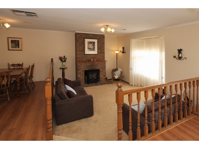 25 Lepena Crescent, Hallett Cove SA 5158