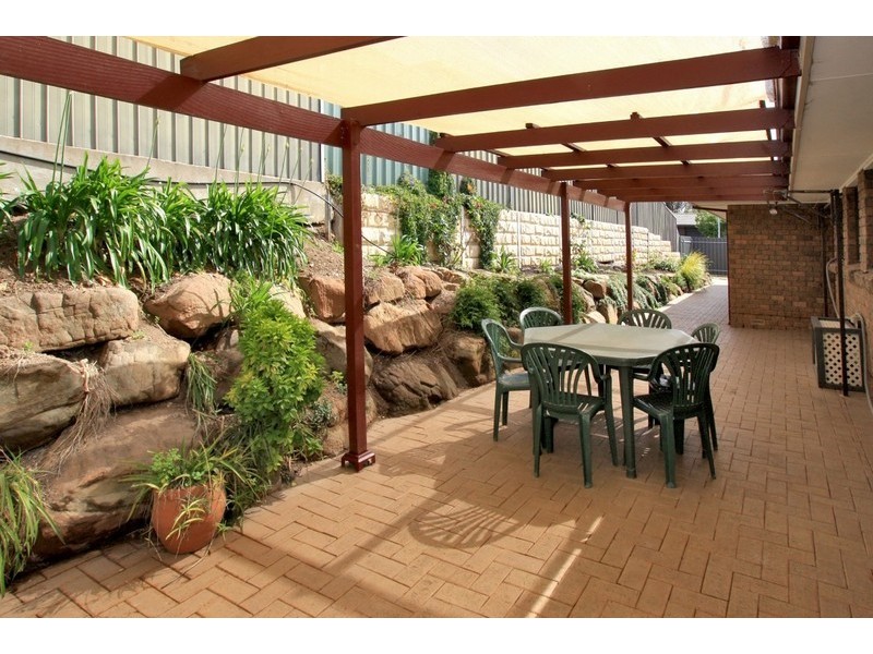 25 Lepena Crescent, Hallett Cove SA 5158