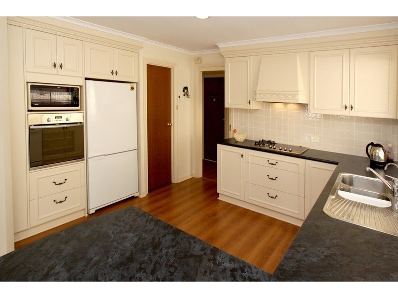 25 Lepena Crescent, Hallett Cove SA 5158