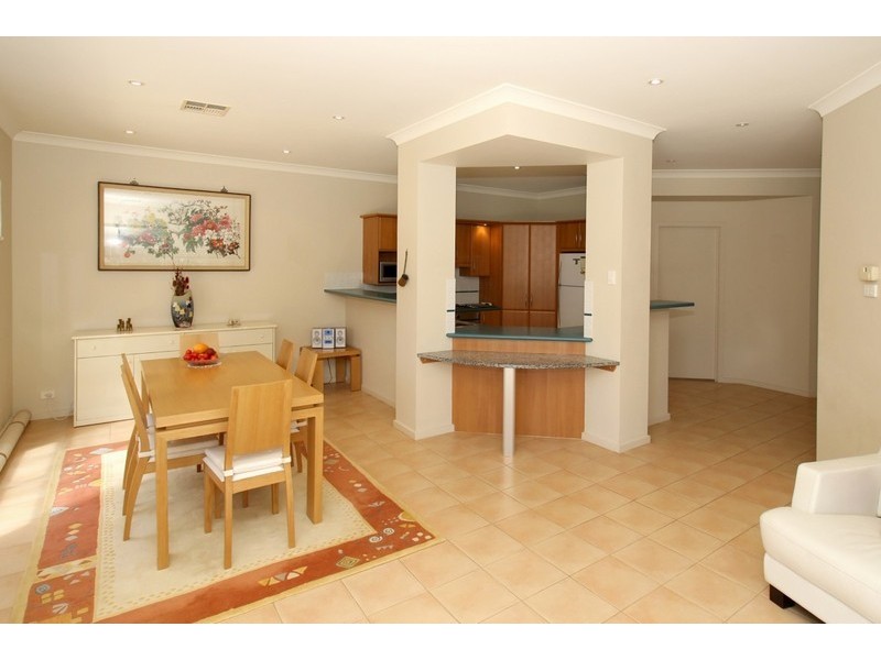 14 Chatsworth Court, Hallett Cove SA 5158