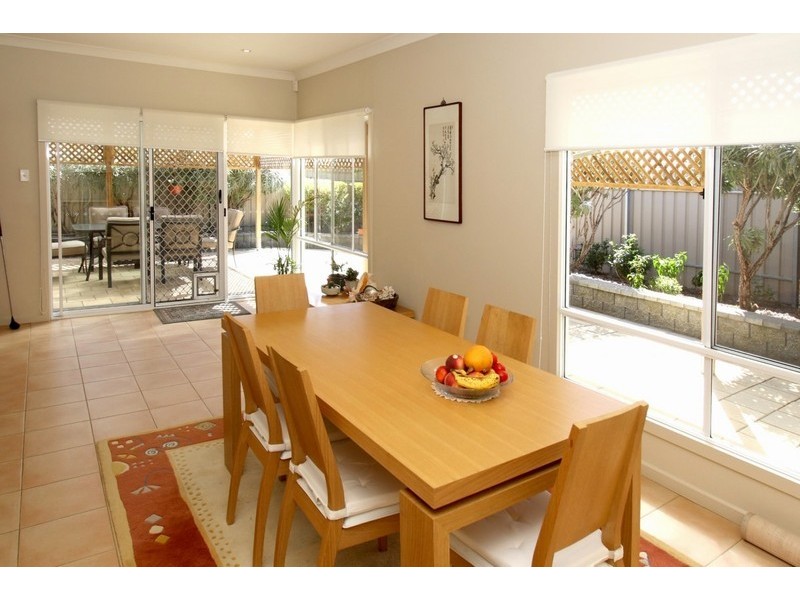14 Chatsworth Court, Hallett Cove SA 5158