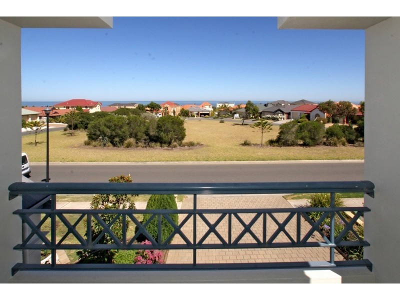 14 Chatsworth Court, Hallett Cove SA 5158