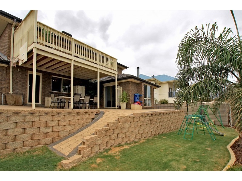 11 Gannet Court, Hallett Cove SA 5158