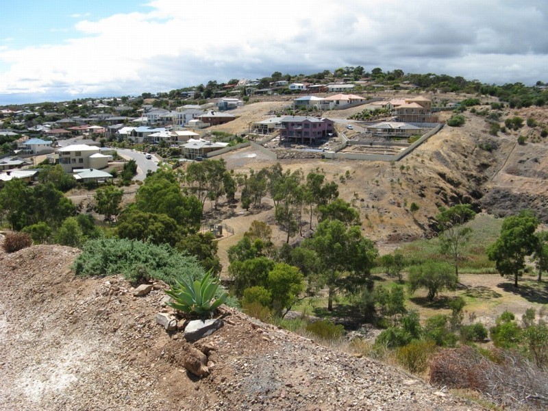 12 Freebairn Drive, Hallett Cove SA 5158