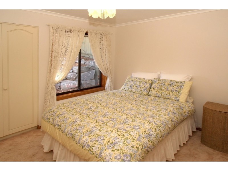 11 Quinvale Road, Hallett Cove SA 5158