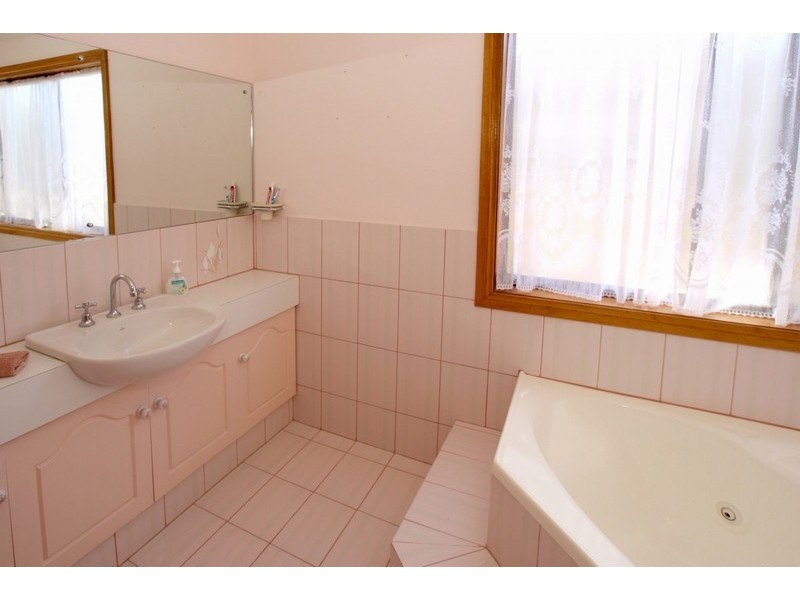 11 Quinvale Road, Hallett Cove SA 5158