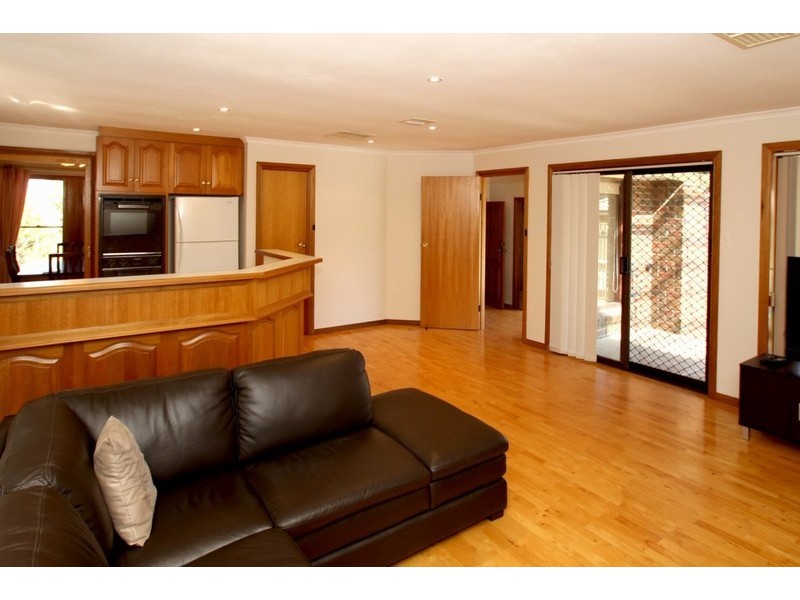 11 Quinvale Road, Hallett Cove SA 5158
