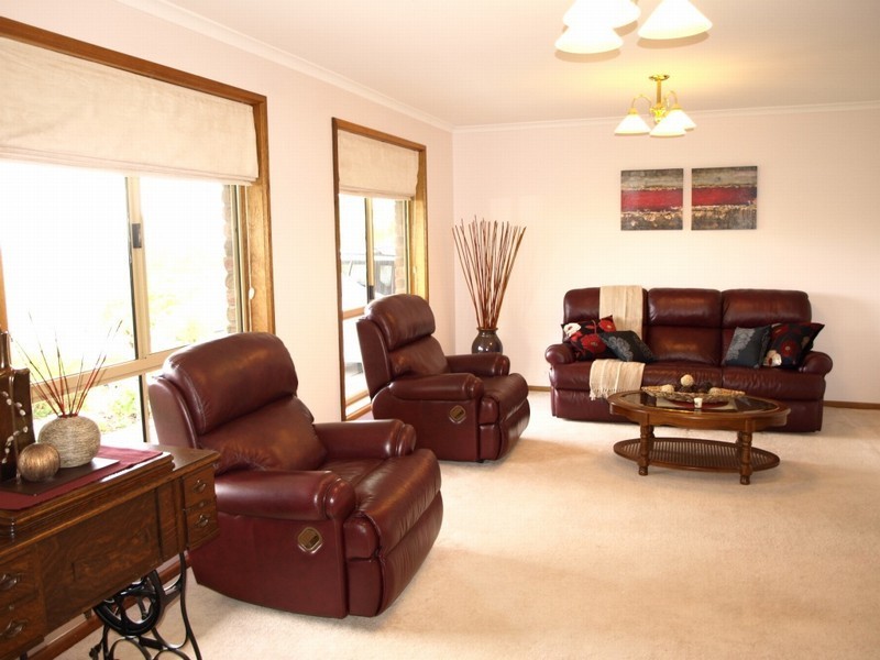 9 Anita Court, Aberfoyle Park SA 5159